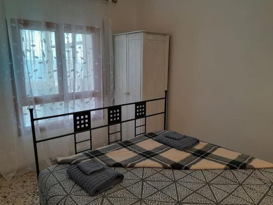 The Beach Hut With Lazy Spa Adra Esterno foto